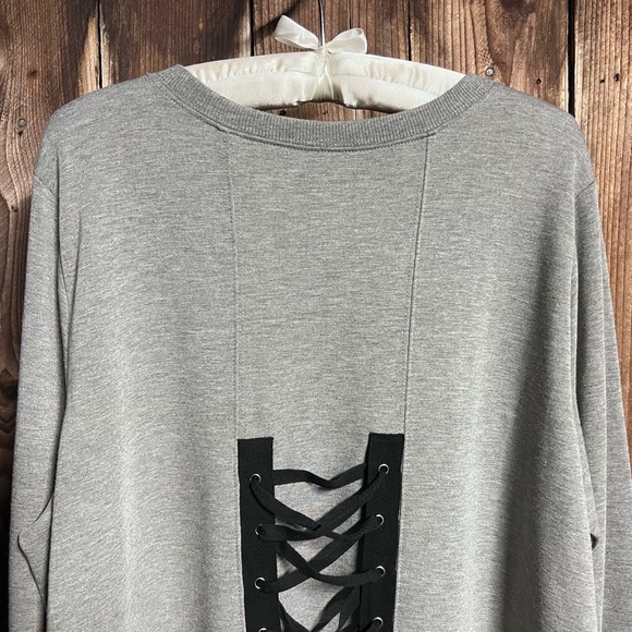 Torrid Active Grey Lace Up Back Detail Sweatshirt Long Sleeve Pullover Size 2X - Picture 10 of 13